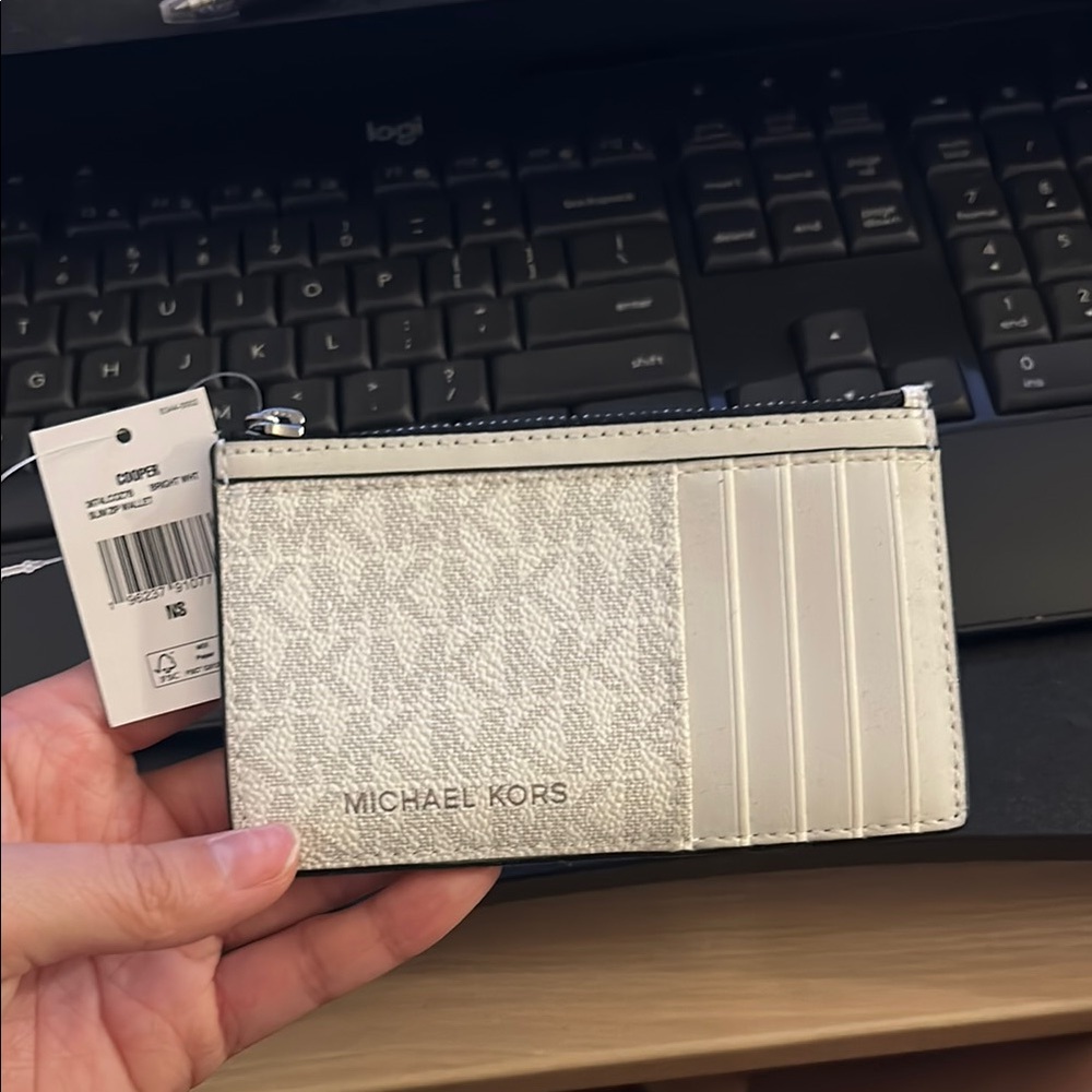 NWT Michael Kors White and Silver Card Holder Cooper Slim Signature Zip Wallet